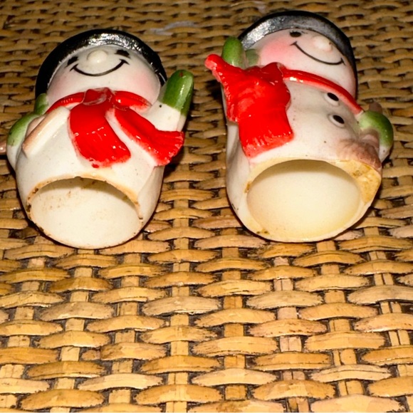 Vintage 1.5” Miniature Snowman Plastic Christmas Decor Broom Shovel Collectables - Picture 7 of 9